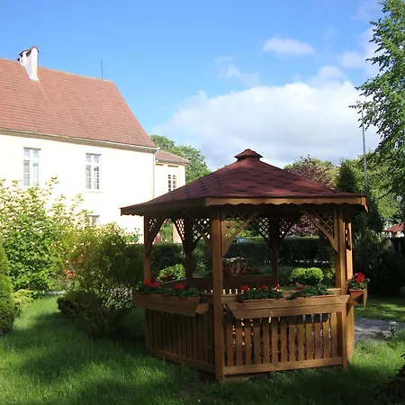 Zamek Nowecin Hotel Leba