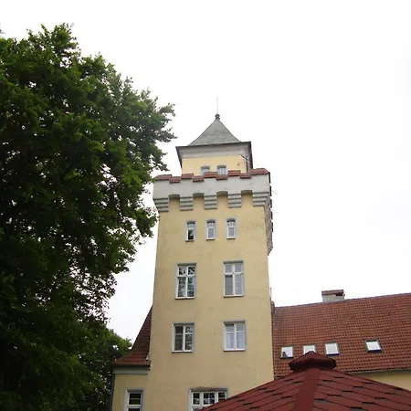 Zamek Nowecin ホテル 3*