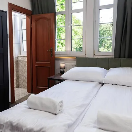 Zamek Nowecin Hotell Łeba