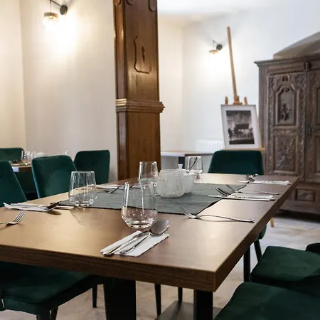 Zamek Nowecin Hotell