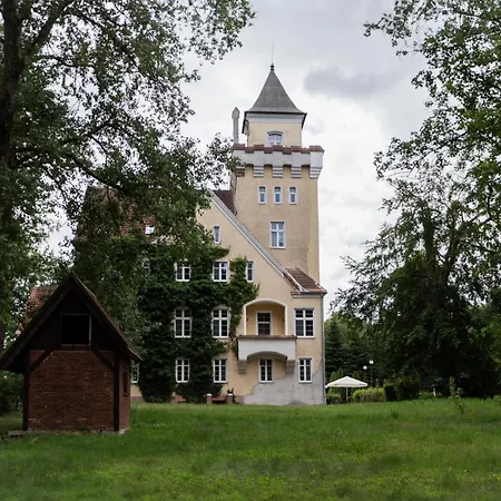 Hotell Zamek Nowecin 3*