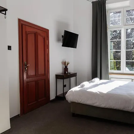 Zamek Nowecin Hotel Leba