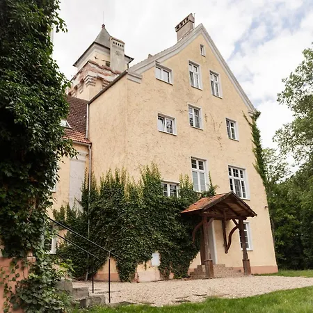Zamek Nowecin 3*