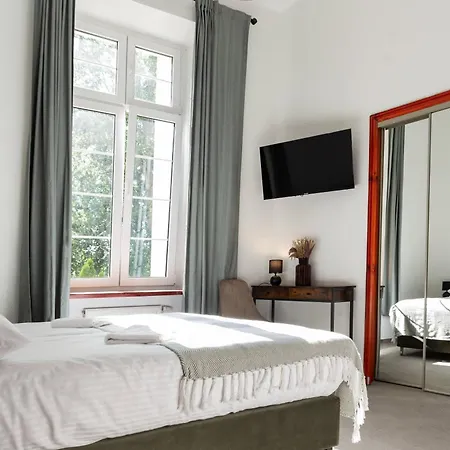 Zamek Nowecin Hotel Leba