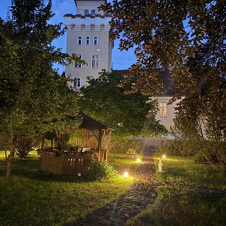 Zamek Nowecin ウェバ