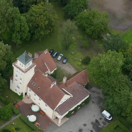 Zamek Nowecin Hotel