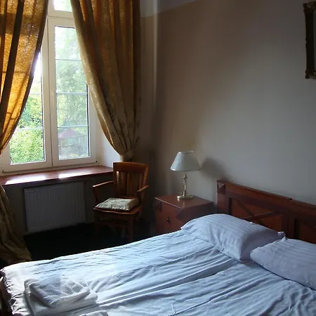 Zamek Nowecin Hotel Leba