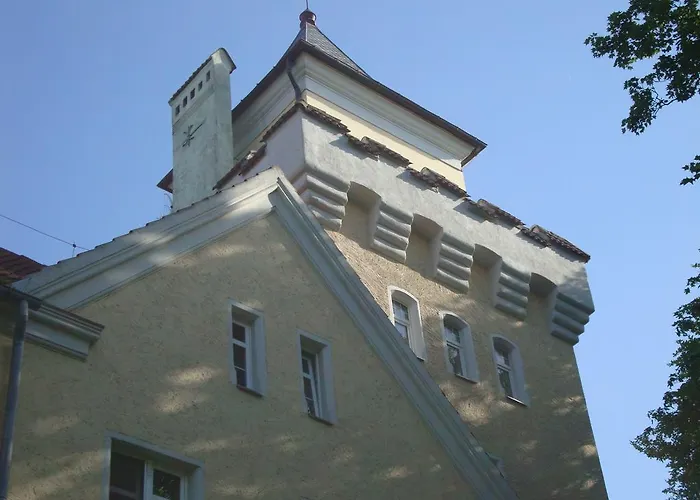 Zamek Nowęcin Hotel 3*